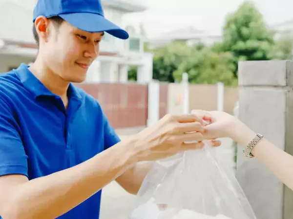 Recrutare livratori și curieri din Asia pentru firme din România - servicii complete de angajare.